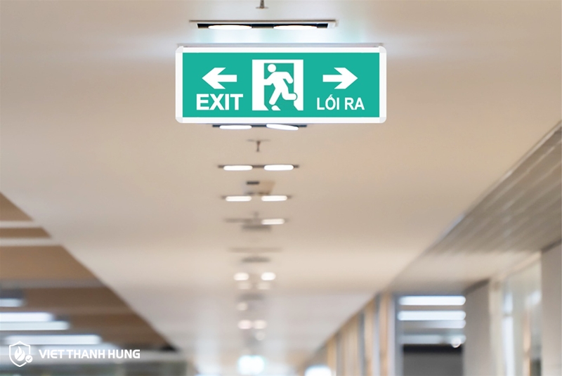 Cửa thoát hiểm và lối đi an toàn