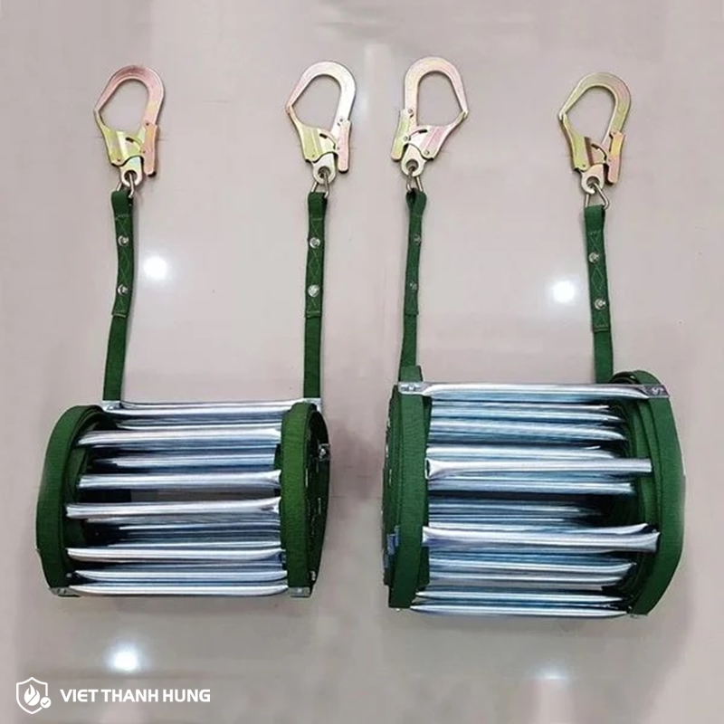 Thang dây thoát hiểm