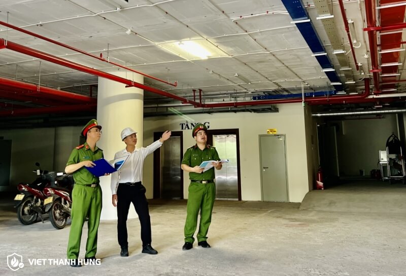 Tổ chức nhân sự và kiểm tra nghiệm thu